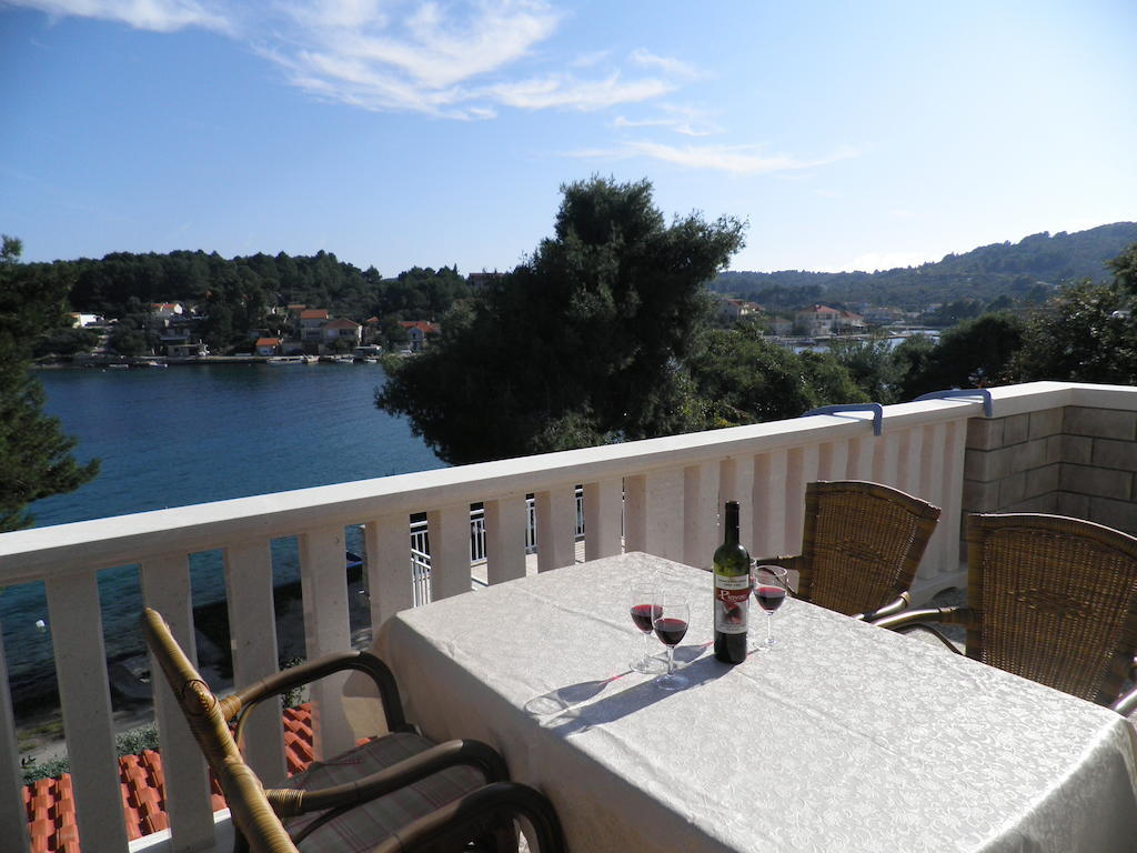 Apartments Holiday Lumbarda Chambre photo