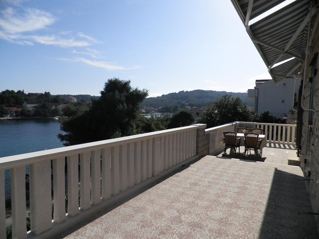 Apartments Holiday Lumbarda Chambre photo