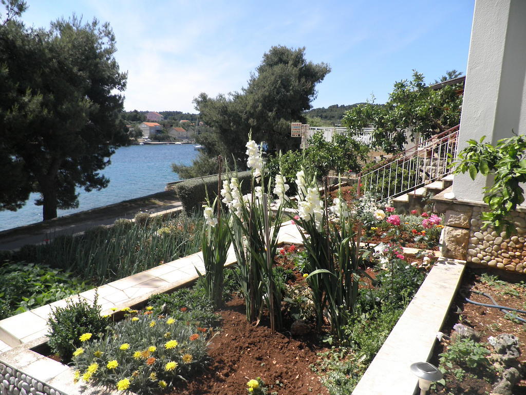 Apartments Holiday Lumbarda Extérieur photo