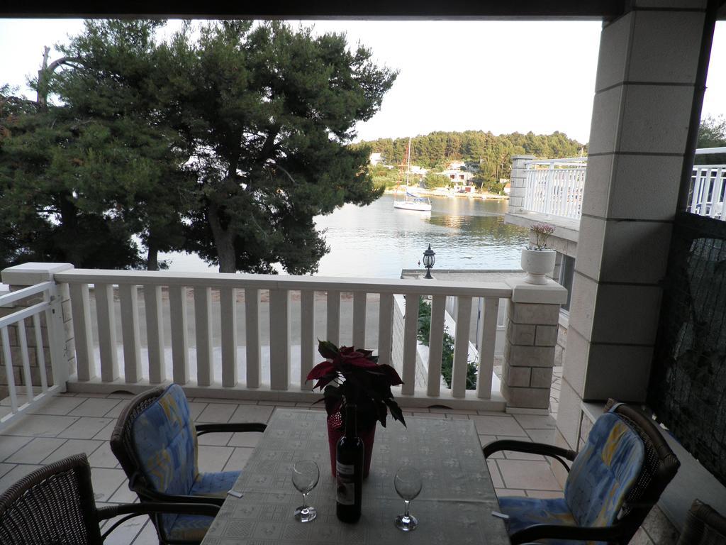 Apartments Holiday Lumbarda Extérieur photo