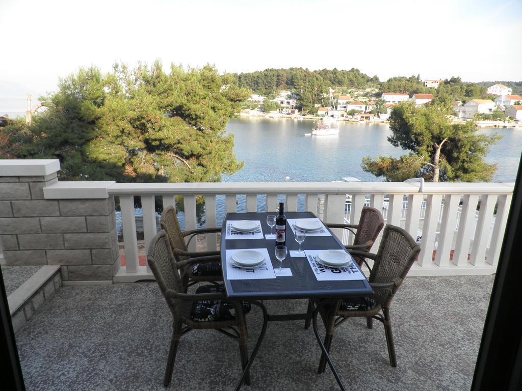 Apartments Holiday Lumbarda Extérieur photo