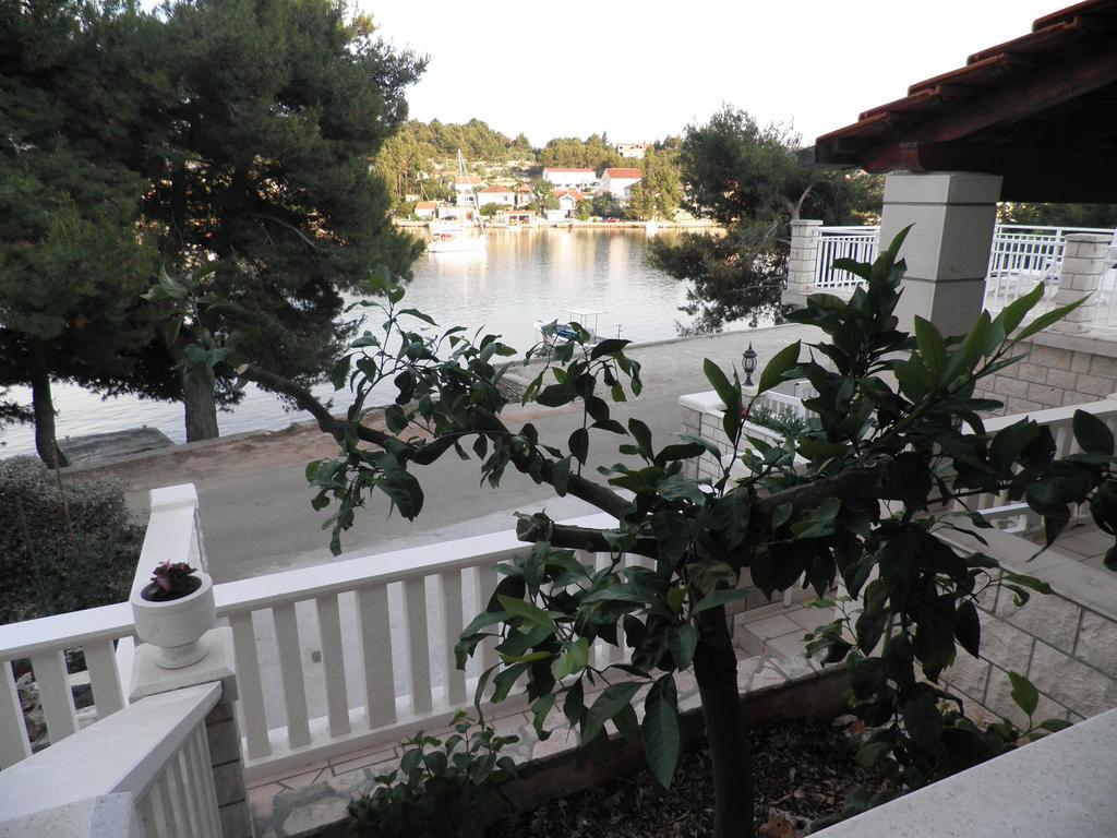 Apartments Holiday Lumbarda Extérieur photo